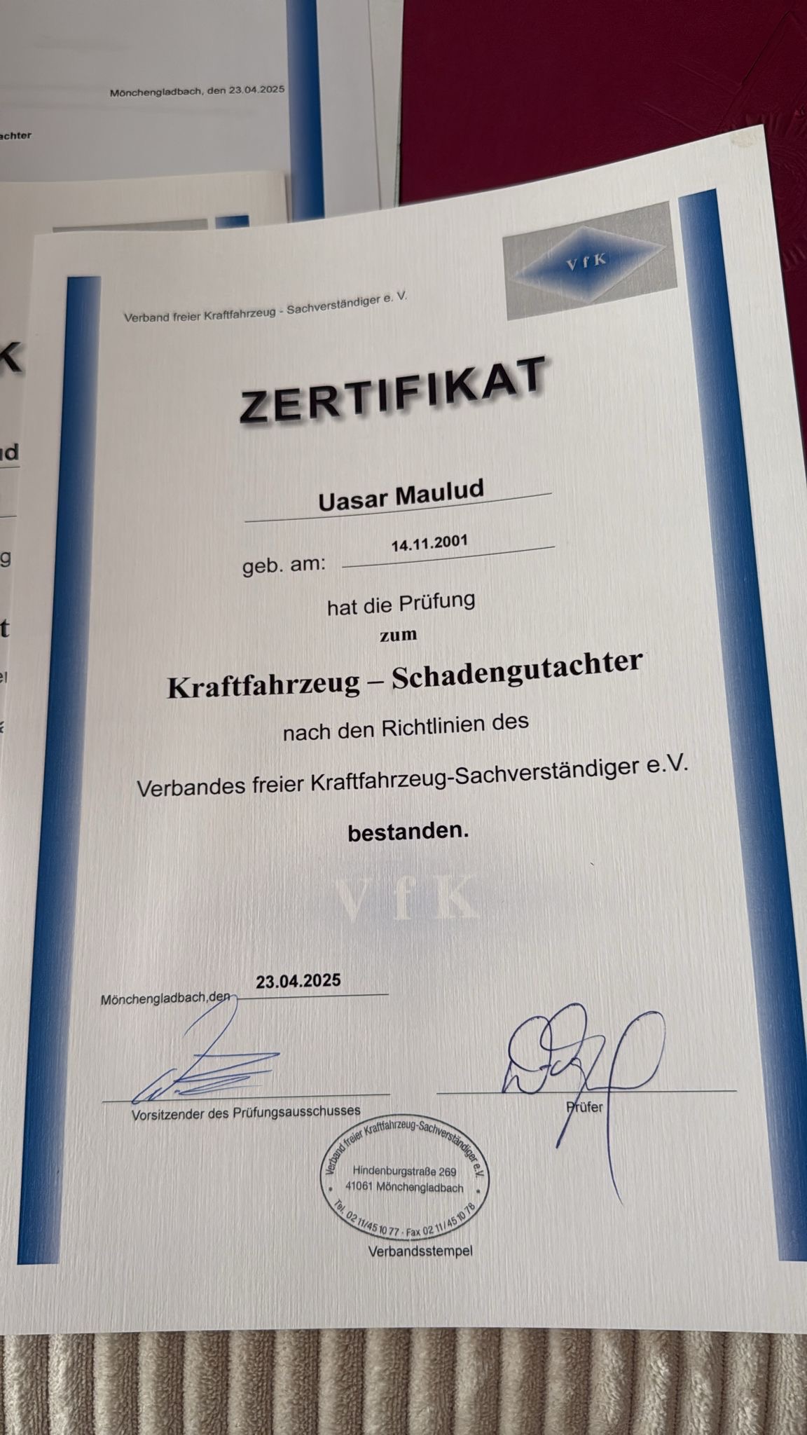 KFZ-Schadengutachter